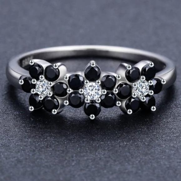 Jewelry - New S925 Black Spinel Diamond Sterling Silver Ring, cute Ring, shiny Ring.